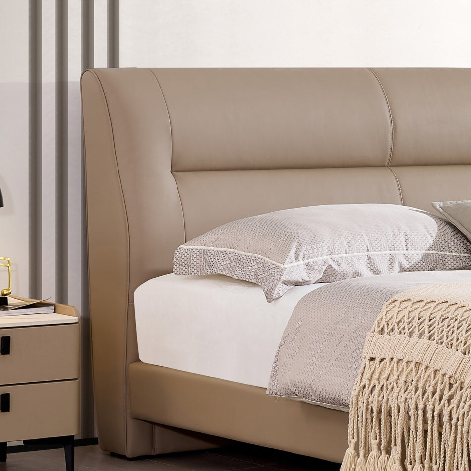 Minimalist Leather Bed with Two-Tone Feet and Tail Stop