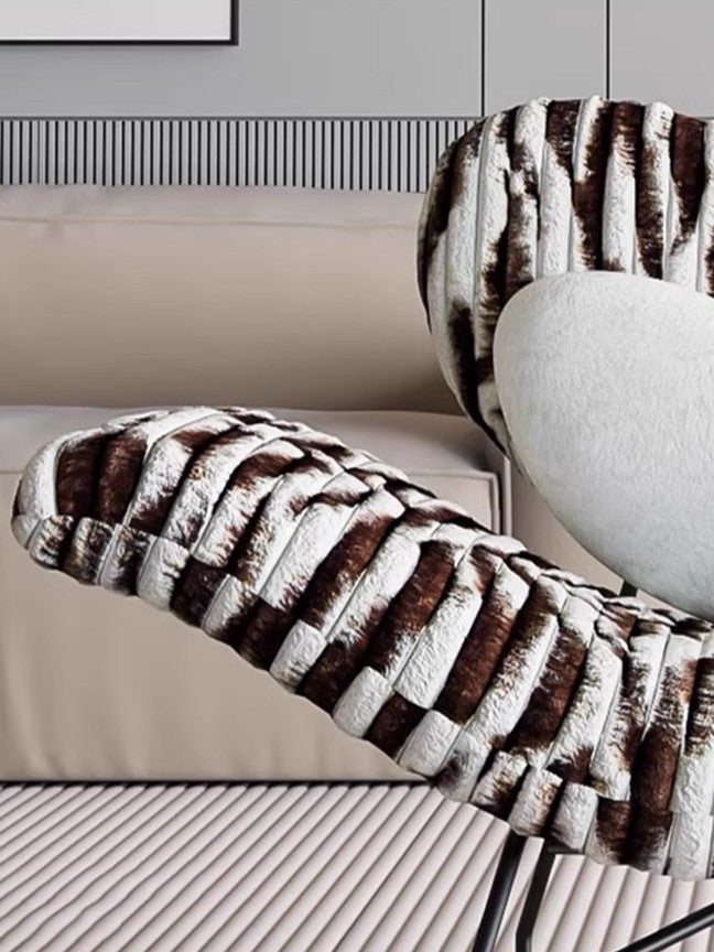 Cupid Velvet Lounge Chair